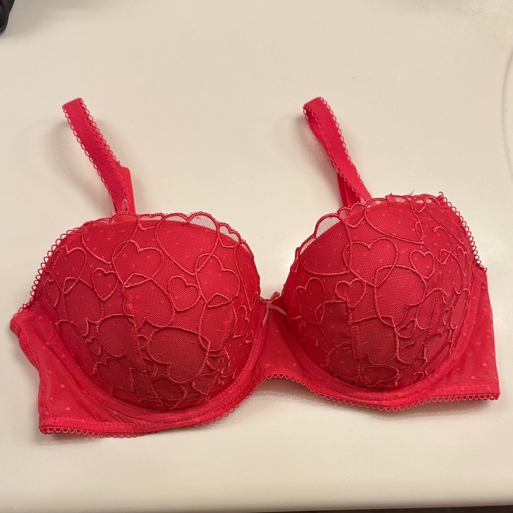 PINK Victoria's Secret Red Heart Lace Bra